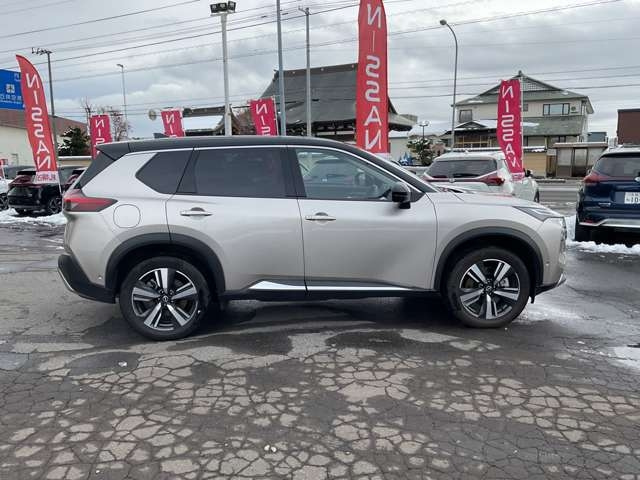 NISSAN X-TRAIL 2024