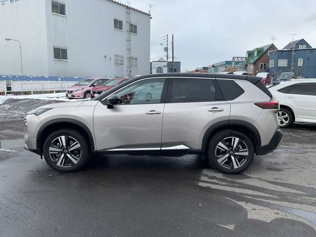 NISSAN X-TRAIL 2024