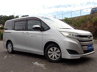 TOYOTA NOAH 2017