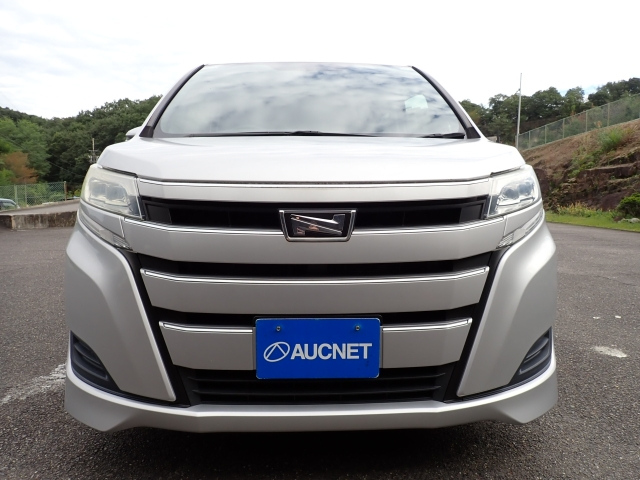 TOYOTA NOAH 2017