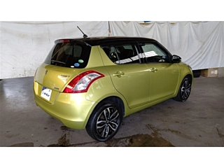 SUZUKI SWIFT 2015