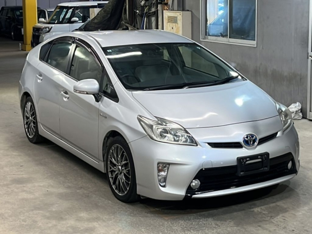 TOYOTA PRIUS 2013