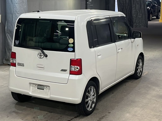 TOYOTA PIXIS SPACE 2012
