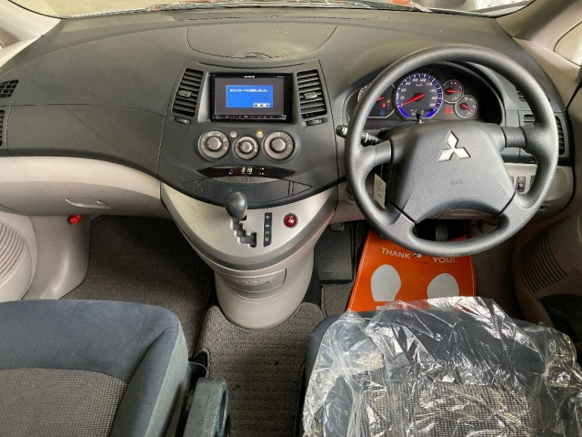 MITSUBISHI GRANDIS 2008