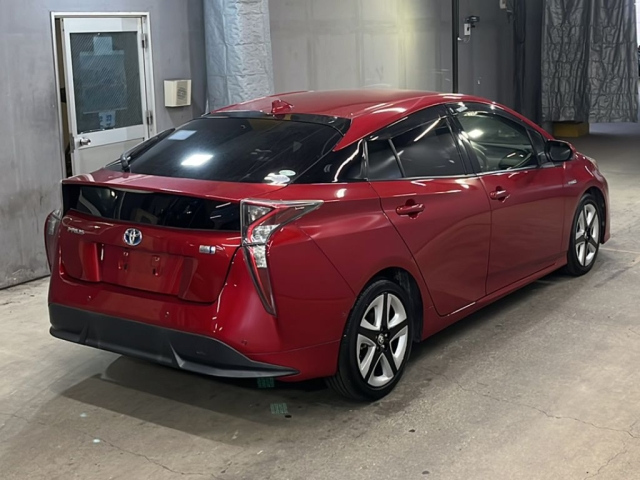 TOYOTA PRIUS 2016
