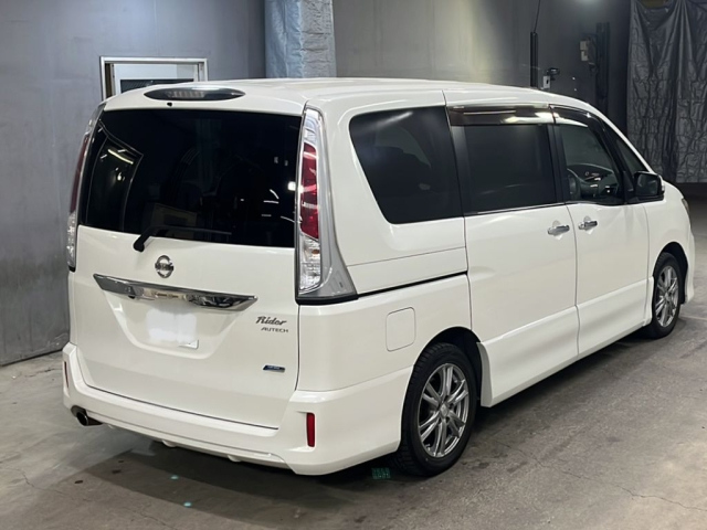 NISSAN SERENA 2012
