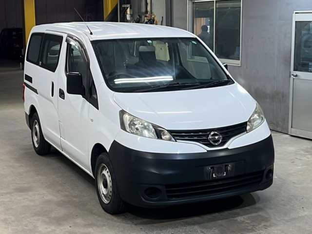 NISSAN NV200 2015