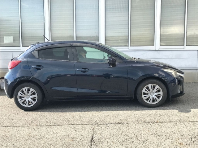MAZDA DEMIO 2015