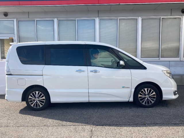 NISSAN SERENA 2014