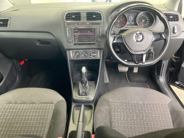 VOLKSWAGEN POLO 2015