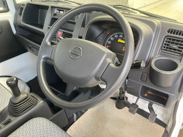 NISSAN CLIPPER TRUCK 2017