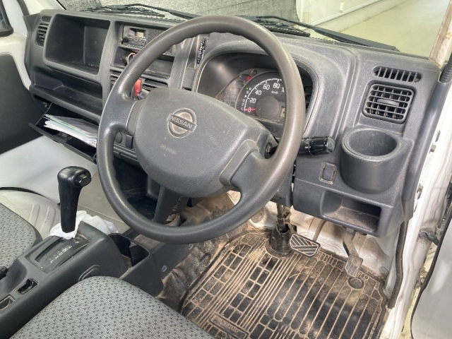 NISSAN CLIPPER TRUCK 2014