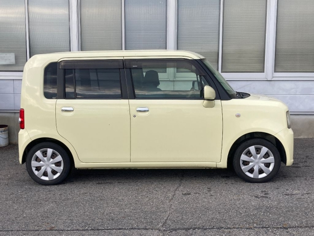 TOYOTA PIXIS SPACE 2015