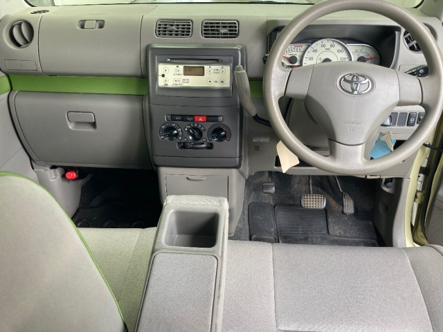 TOYOTA PIXIS SPACE 2015