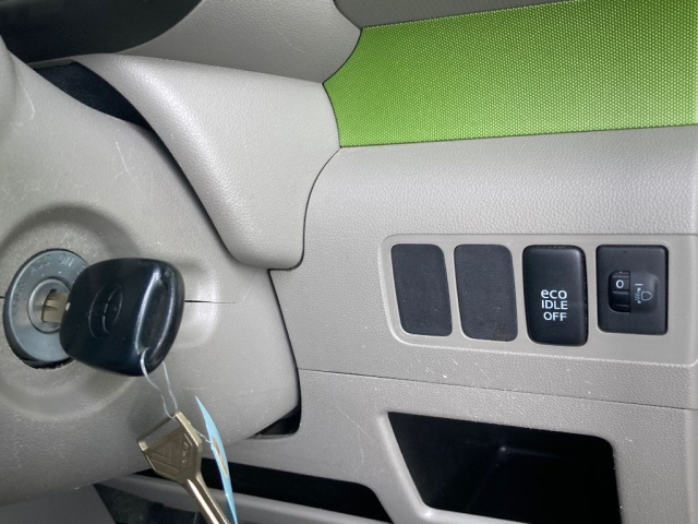 TOYOTA PIXIS SPACE 2015