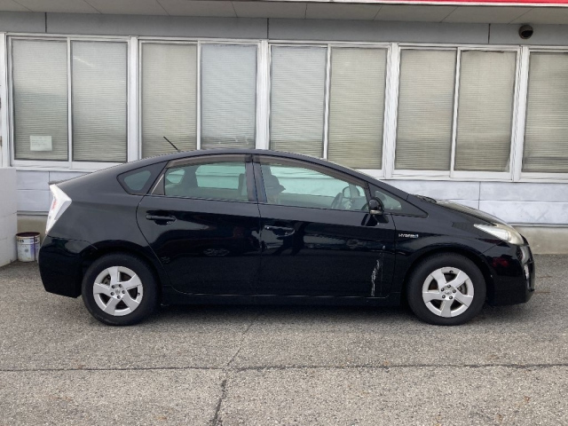 TOYOTA PRIUS 2011