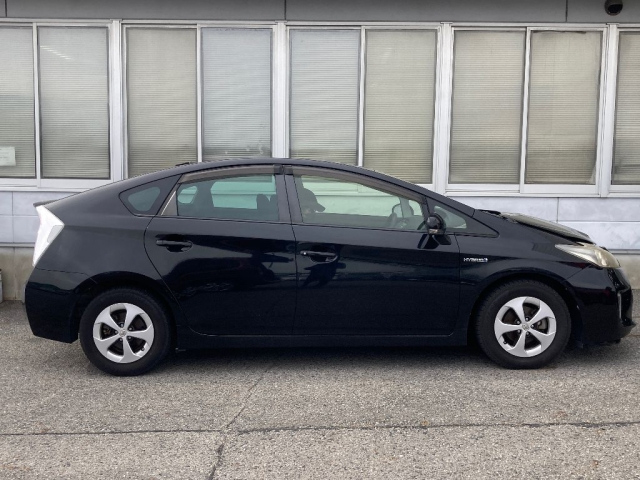 TOYOTA PRIUS 2012