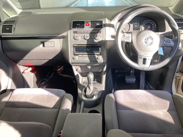 VOLKSWAGEN GOLF TOURAN 2012