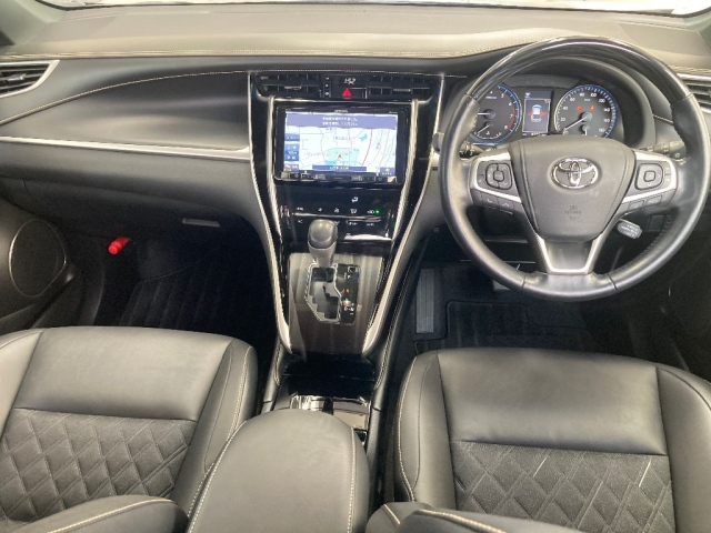 TOYOTA HARRIER 2019