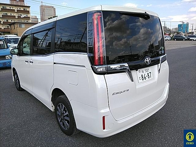 TOYOTA ESQUIRE 2019