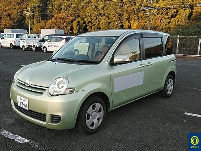 TOYOTA SIENTA 2014