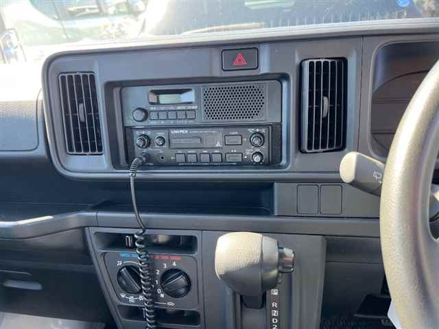 DAIHATSU HIJET VAN 2019