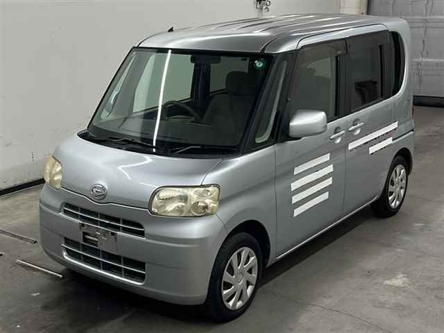DAIHATSU TANTO 2010