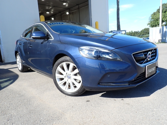 VOLVO V40 2015