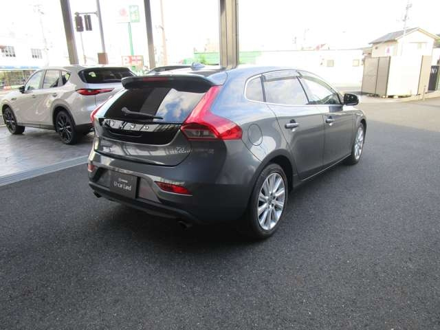 VOLVO V40 2014