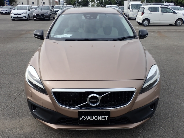 VOLVO V40 2017
