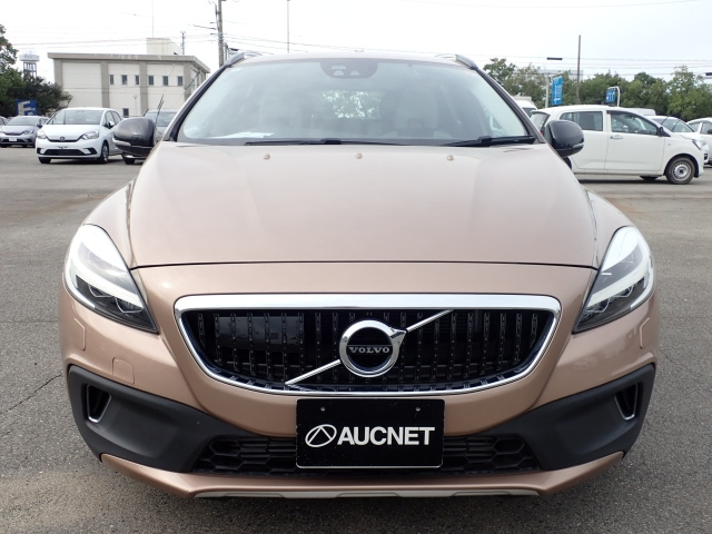 VOLVO V40 2017