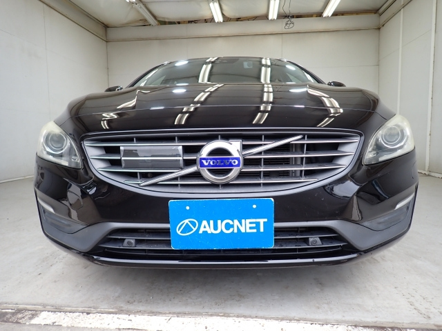 VOLVO V60 2015