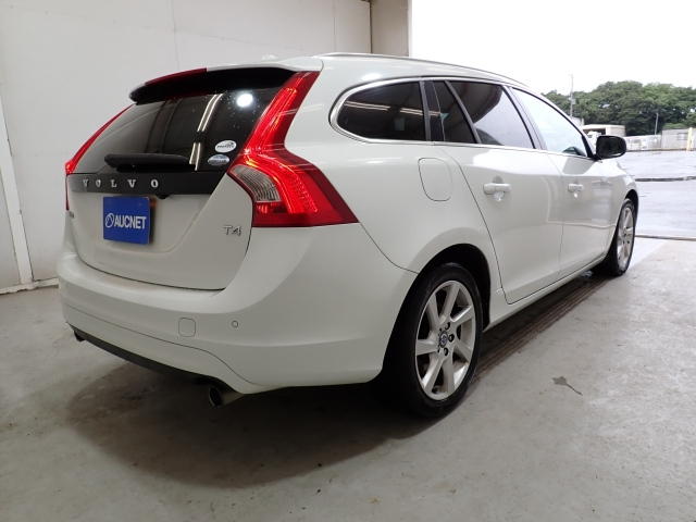 VOLVO V60 2014