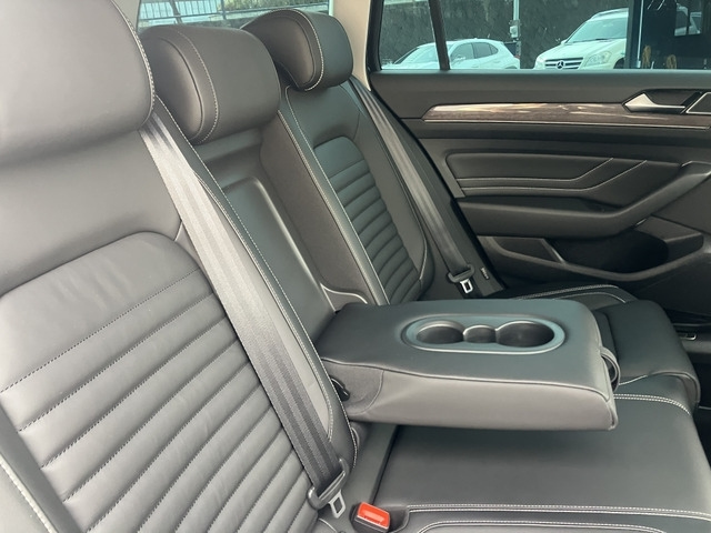 VOLKSWAGEN PASSAT VARIANT 2021