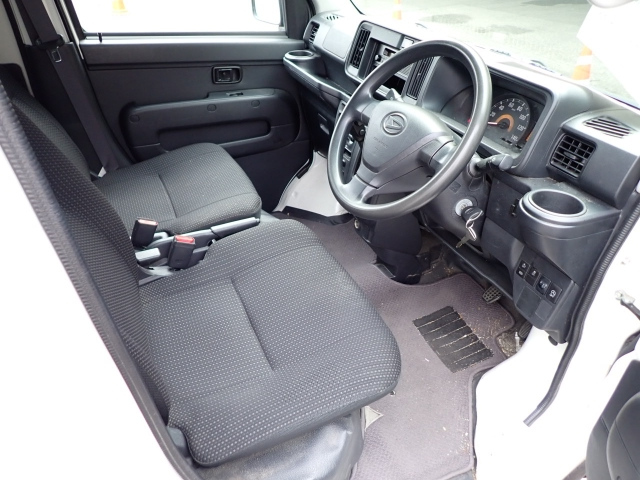 DAIHATSU HIJET VAN 2018