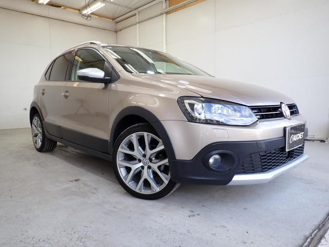 VOLKSWAGEN CROSS POLO 2015