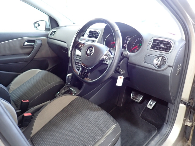 VOLKSWAGEN CROSS POLO 2015