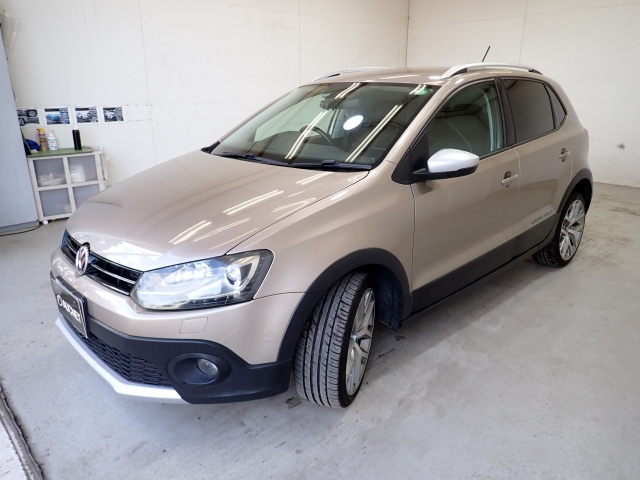 VOLKSWAGEN CROSS POLO 2015