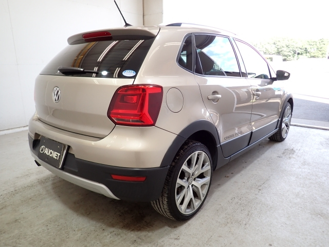 VOLKSWAGEN CROSS POLO 2015