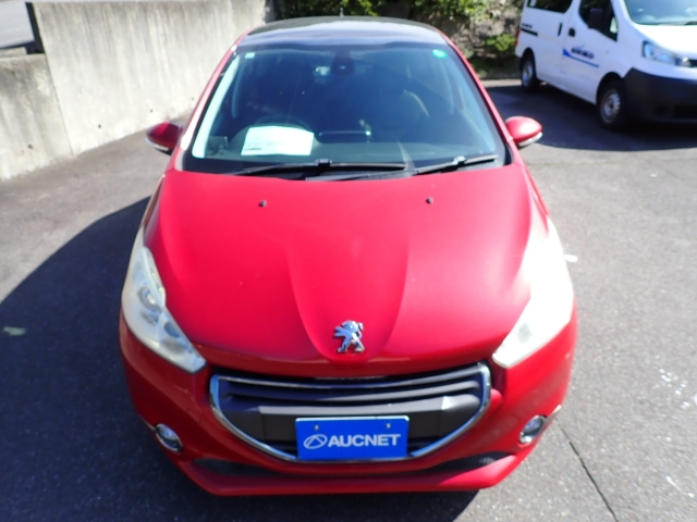 PEUGEOT 208 2013
