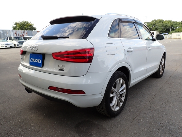 AUDI Q3 2012