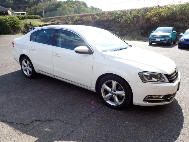 VOLKSWAGEN PASSAT 2014