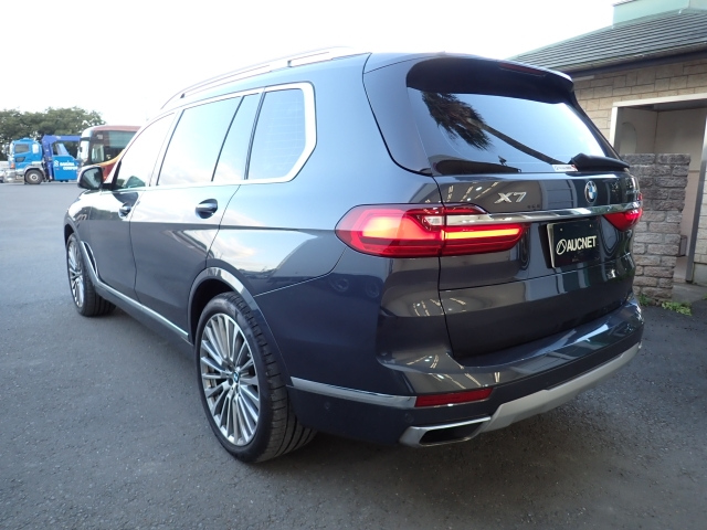 BMW X7 2021