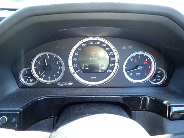 MERCEDES BENZ E CLASS WAGON 2010