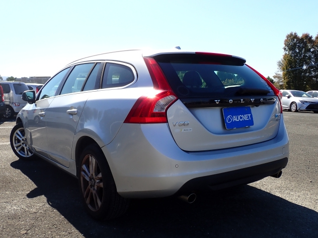 VOLVO V60 2012
