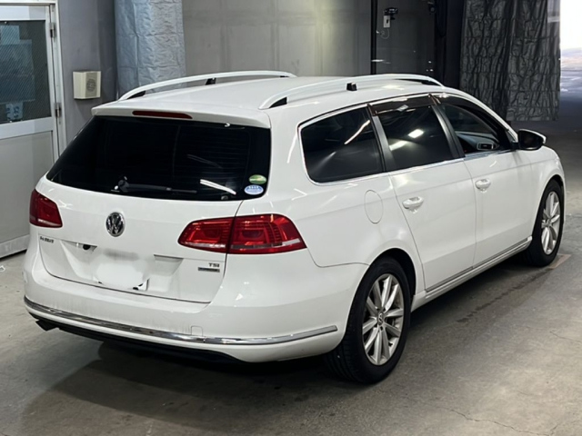 VOLKSWAGEN PASSAT VARIANT 2013