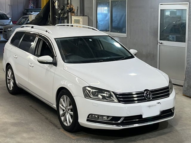 VOLKSWAGEN PASSAT VARIANT 2013