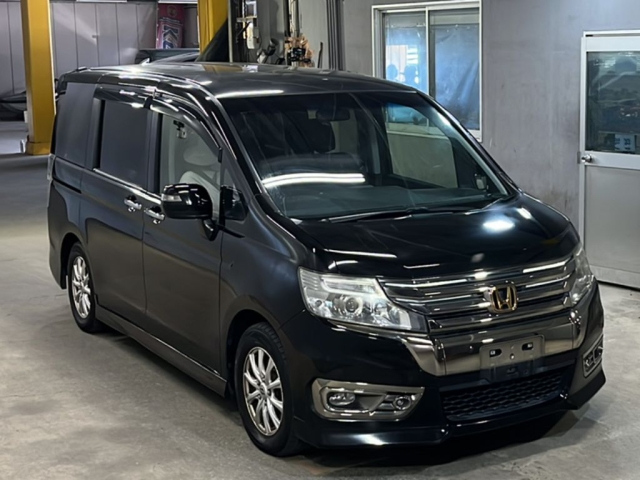 HONDA STEP WAGON 2014