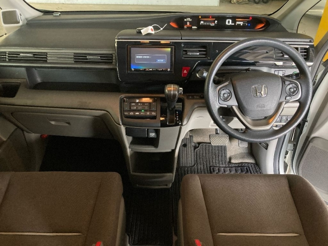 HONDA STEP WAGON 2016