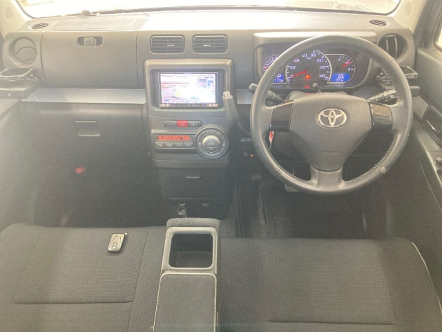 TOYOTA PIXIS SPACE 2014